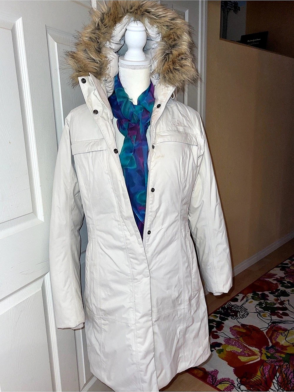 The North Face Women's Arctic Parka White Puffer Coat Size Medium